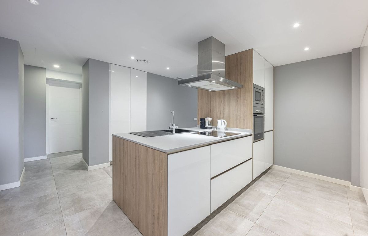 2 Bed Apartment for sale in Nueva Andalucía Costa Del Sol, Málaga, Spain