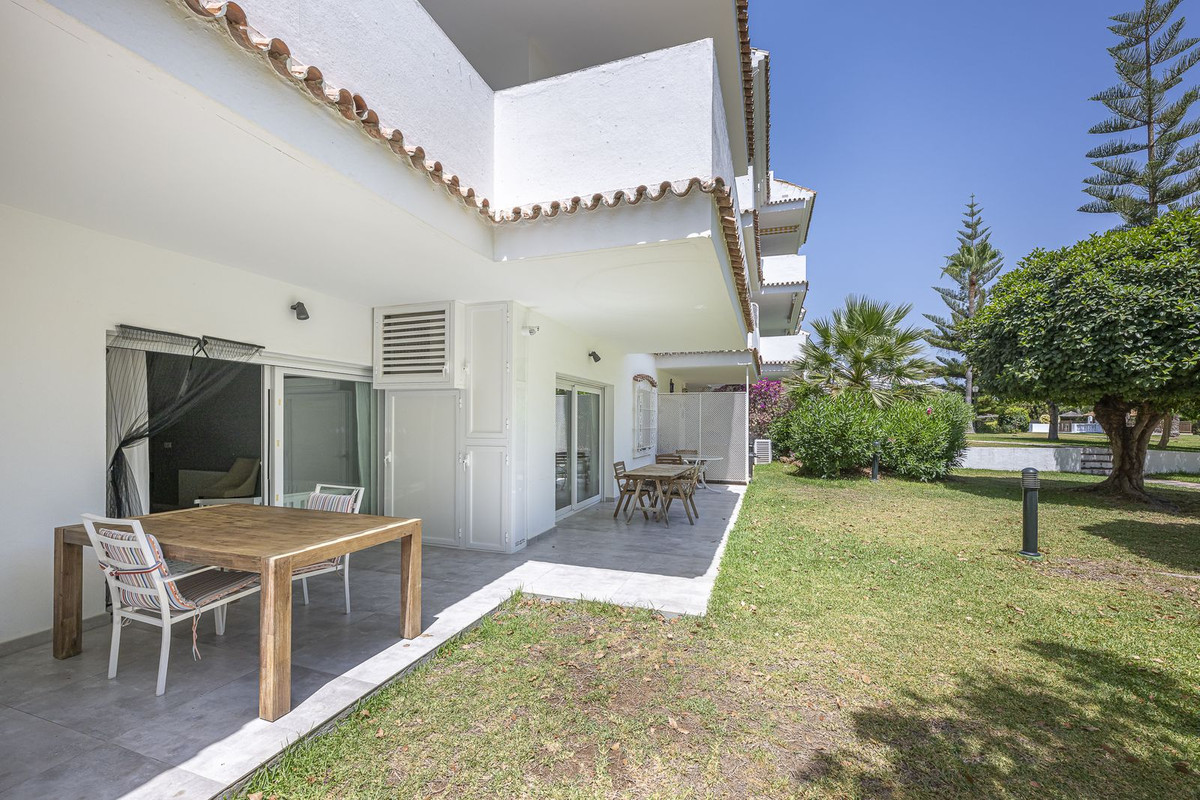 2 Bed Apartment for sale in Nueva Andalucía Costa Del Sol, Málaga, Spain