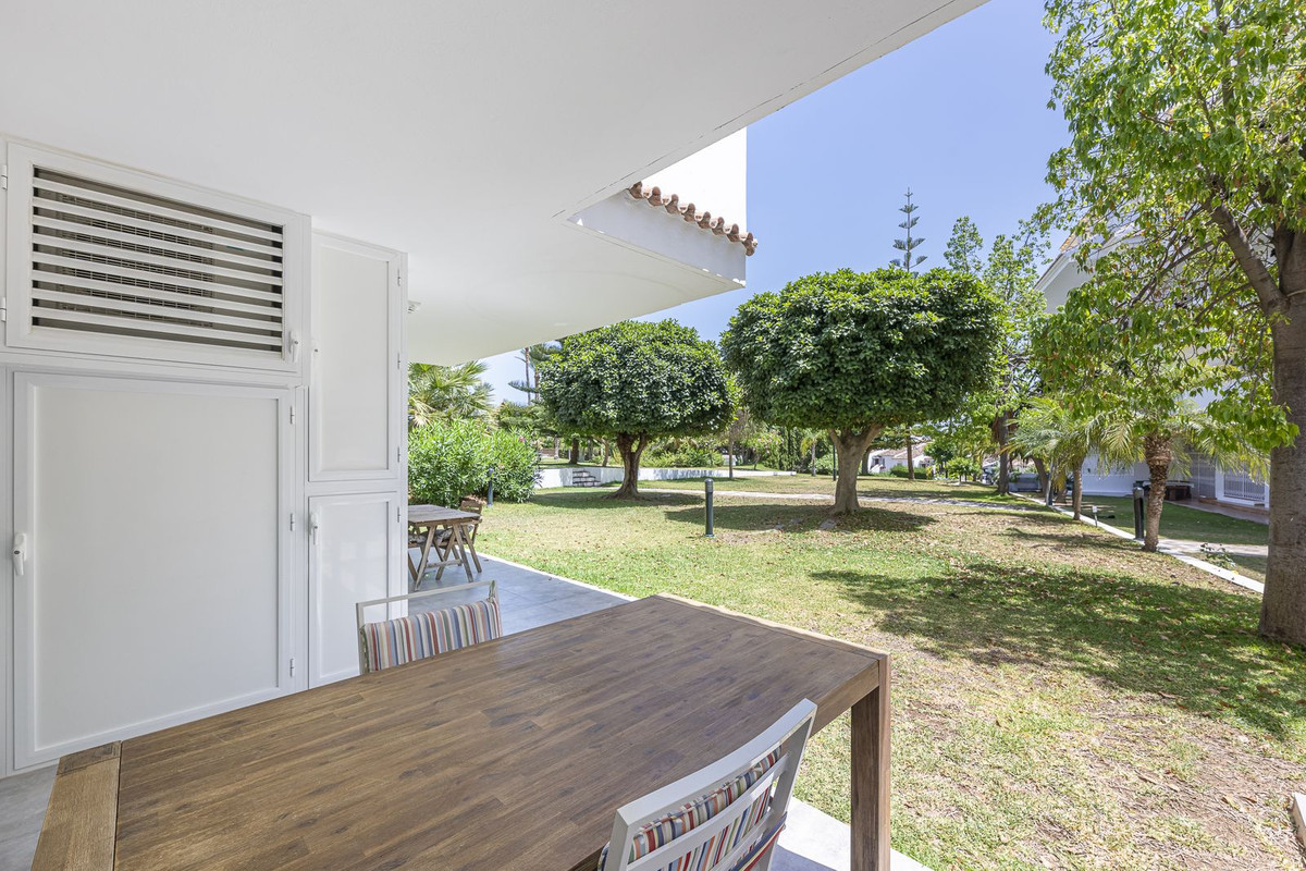 2 Bed Apartment for sale in Nueva Andalucía Costa Del Sol, Málaga, Spain
