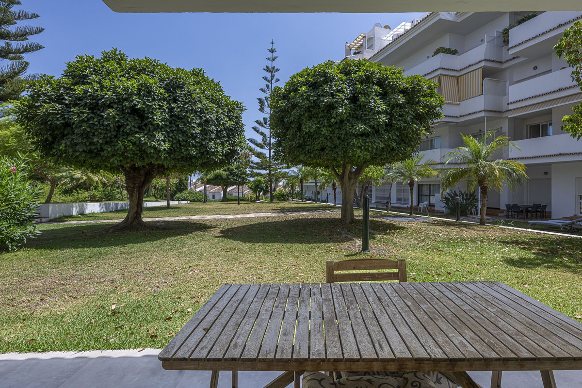 2 Bed Apartment for sale in Nueva Andalucía Costa Del Sol, Málaga, Spain