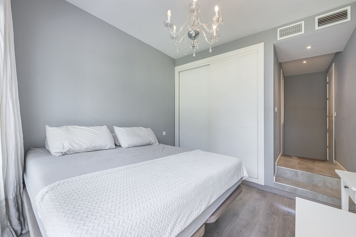 2 Bed Apartment for sale in Nueva Andalucía Costa Del Sol, Málaga, Spain