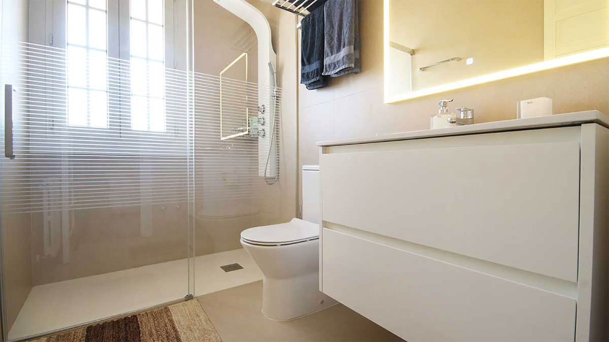 Se vende Villa - Chalet de 4 dormitorios en Costa Calida, Murcia, España