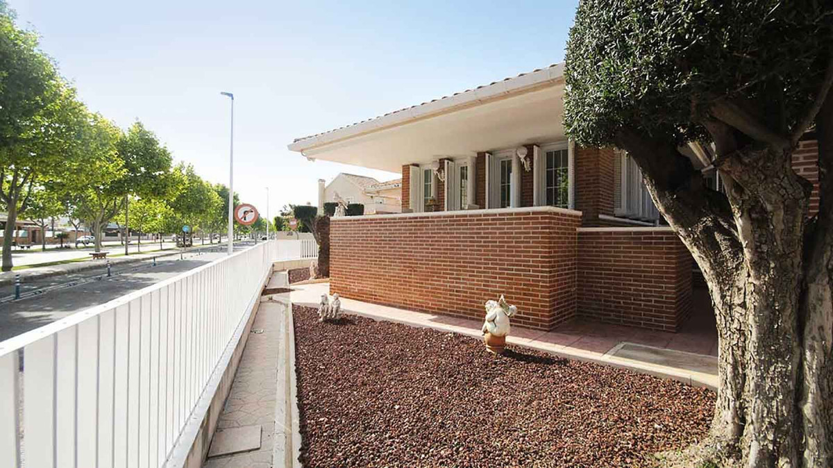Se vende Villa - Chalet de 4 dormitorios en Costa Calida, Murcia, España
