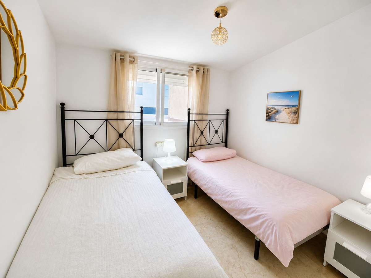 2 Bed Apartment for sale in La Duquesa Costa Del Sol, Málaga, Spain