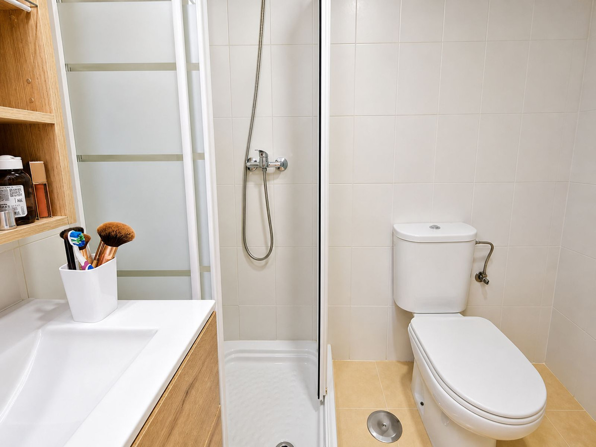 2 Bed Apartment for sale in La Duquesa Costa Del Sol, Málaga, Spain