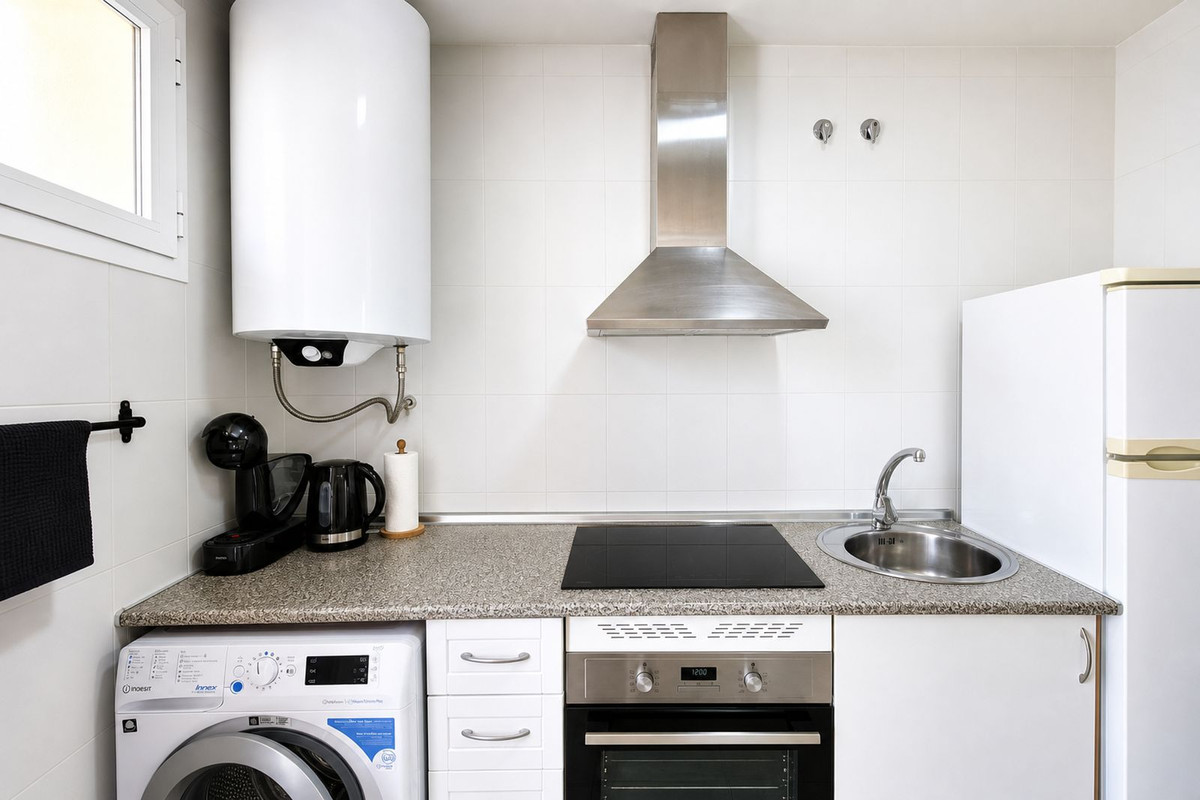 2 Bed Apartment for sale in La Duquesa Costa Del Sol, Málaga, Spain