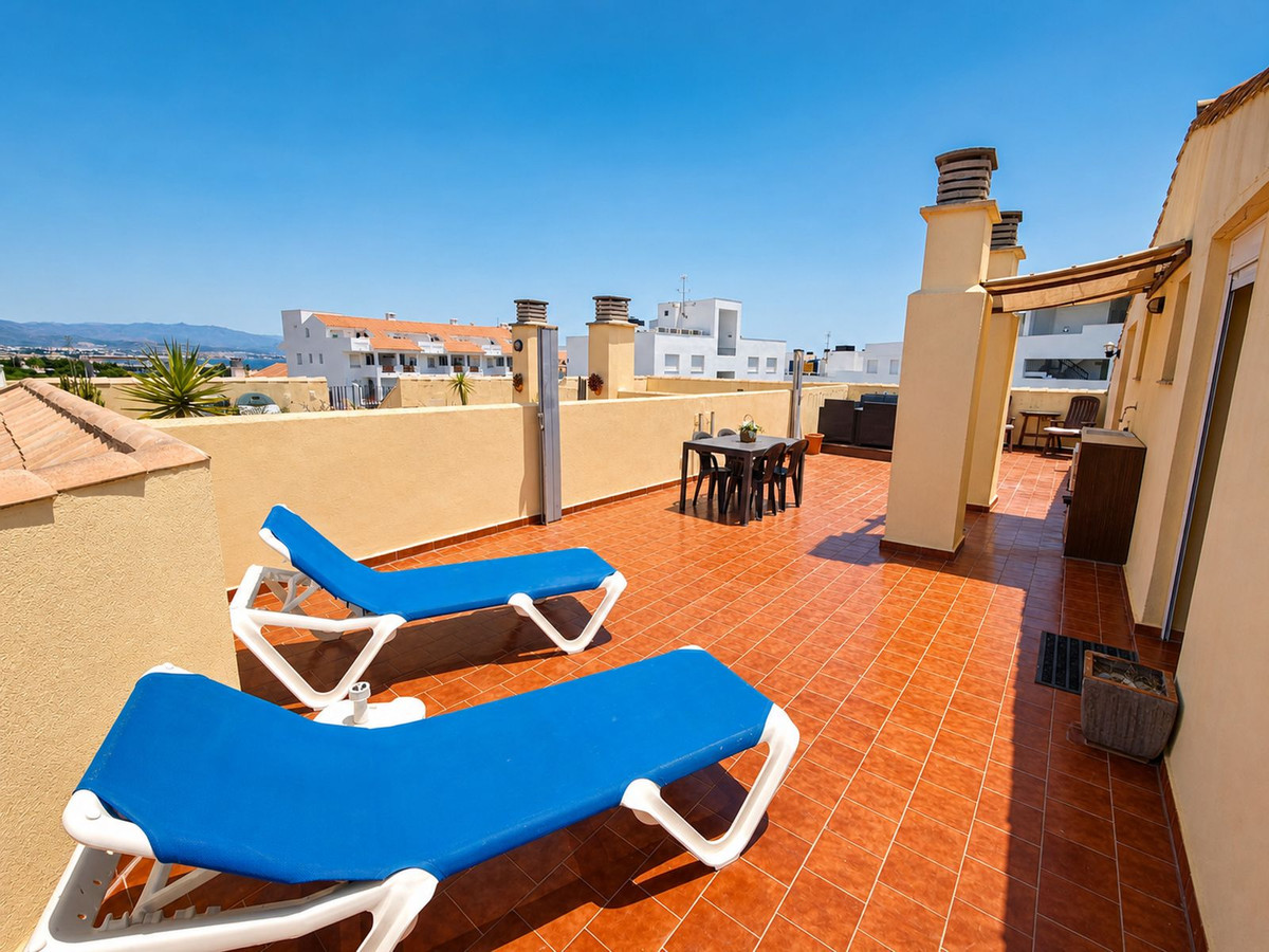 2 Bed Apartment for sale in La Duquesa Costa Del Sol, Málaga, Spain