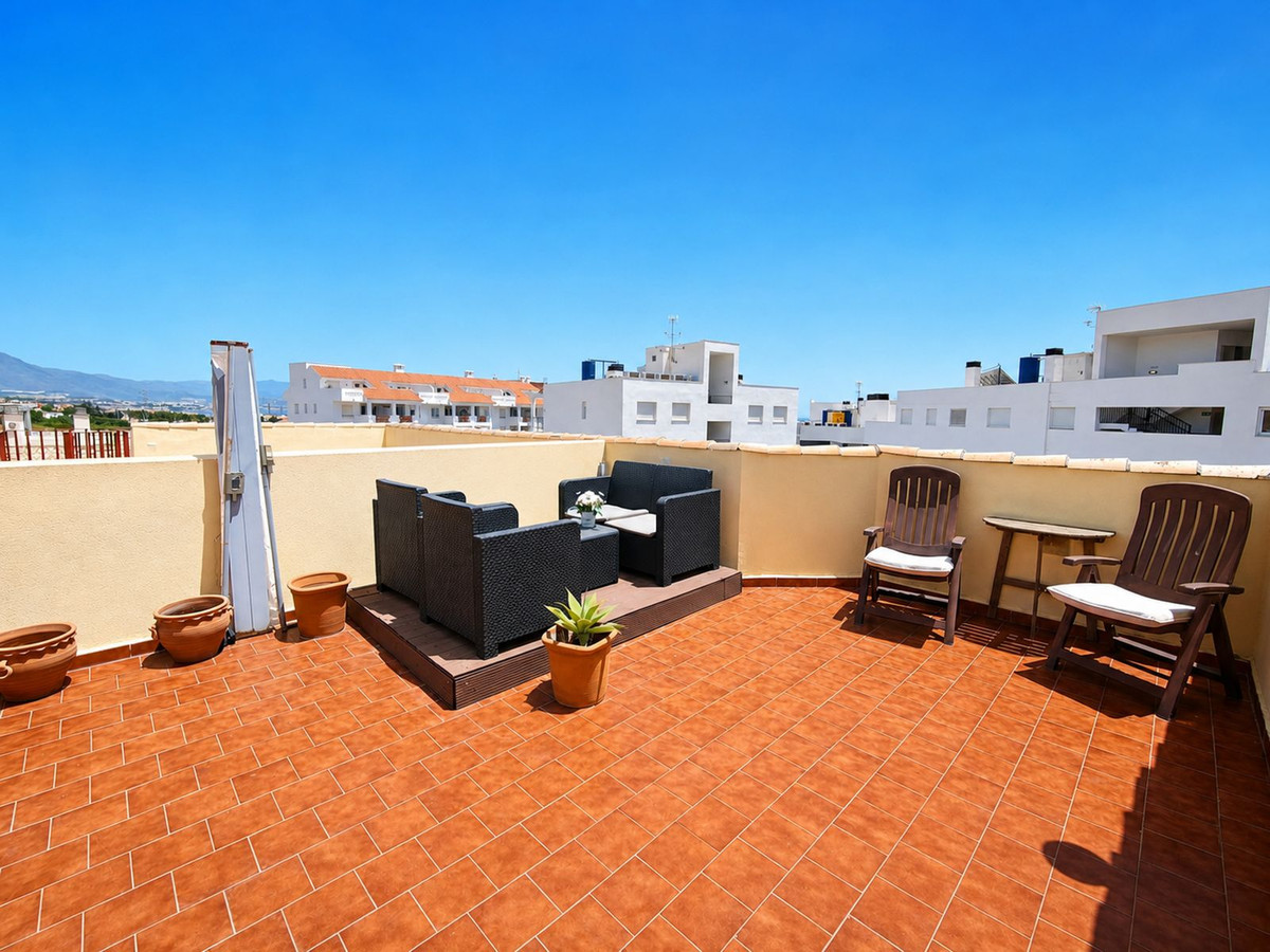 2 Bed Apartment for sale in La Duquesa Costa Del Sol, Málaga, Spain