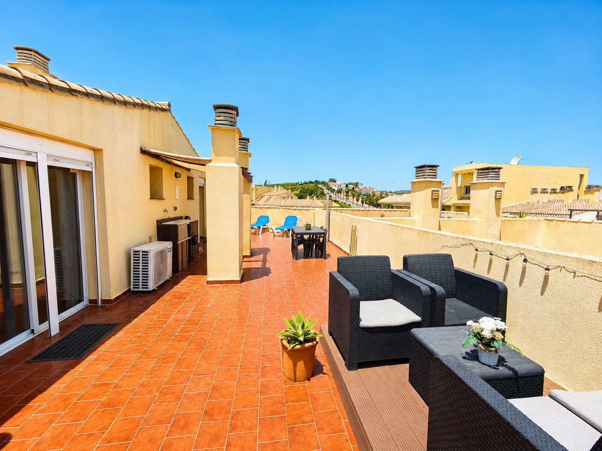 2 Bed Apartment for sale in La Duquesa Costa Del Sol, Málaga, Spain