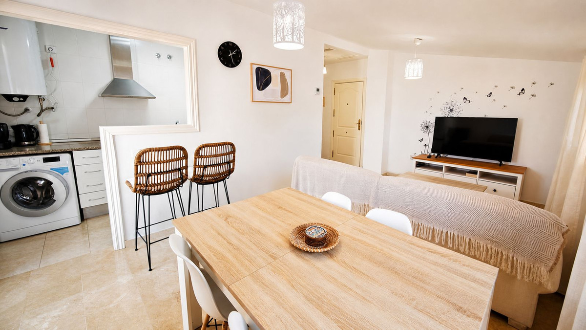 2 Bed Apartment for sale in La Duquesa Costa Del Sol, Málaga, Spain