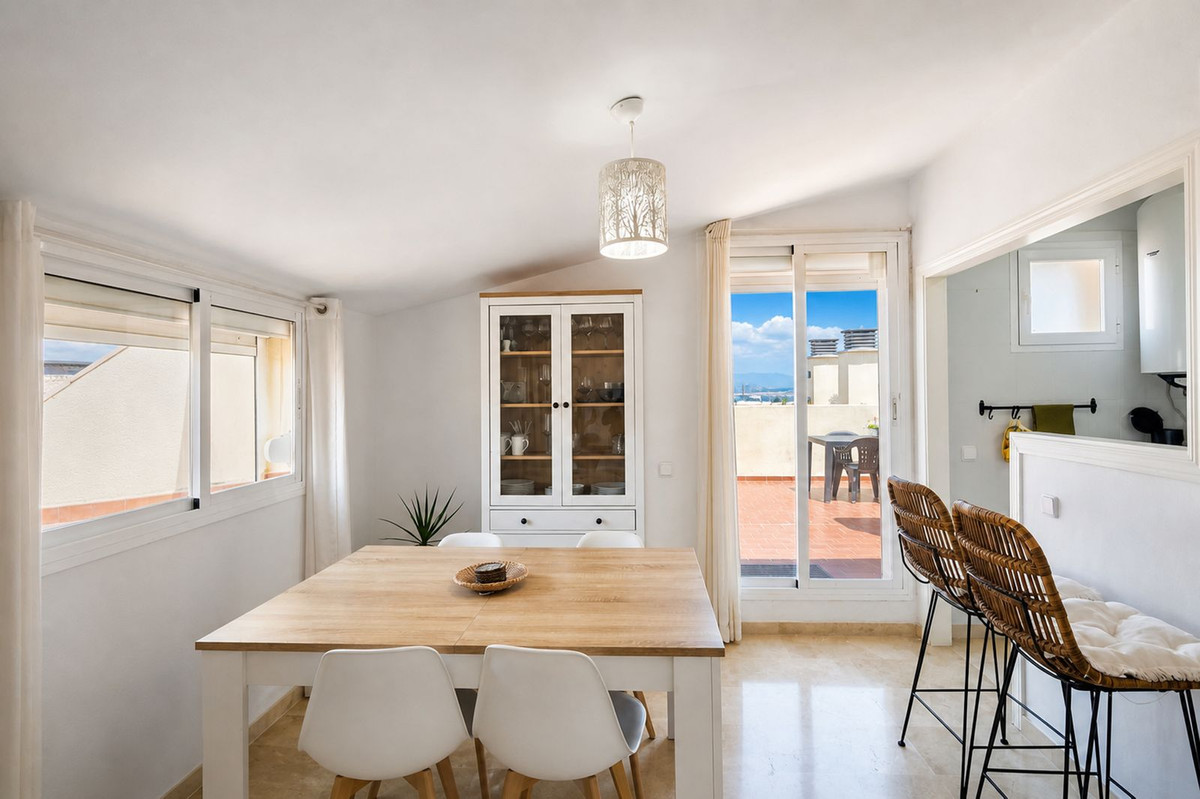 2 Bed Apartment for sale in La Duquesa Costa Del Sol, Málaga, Spain