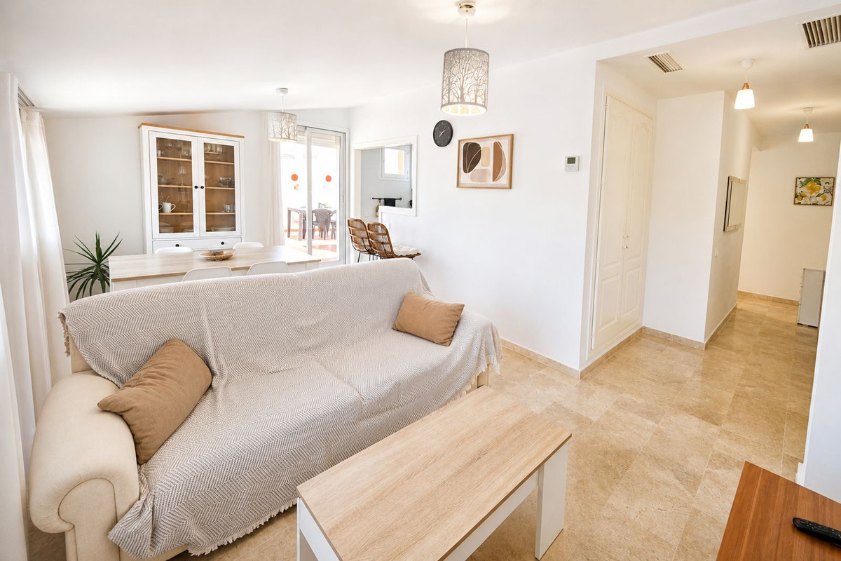 2 Bed Apartment for sale in La Duquesa Costa Del Sol, Málaga, Spain