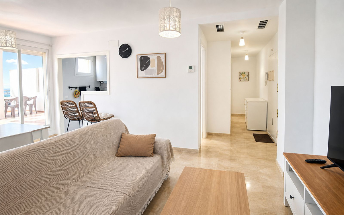 2 Bed Apartment for sale in La Duquesa Costa Del Sol, Málaga, Spain