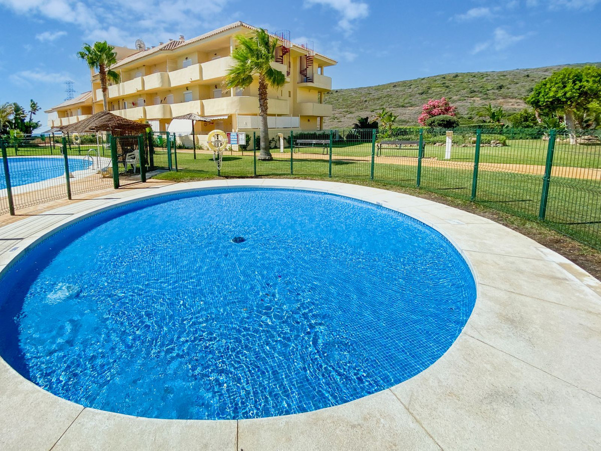 2 Bed Apartment for sale in La Duquesa Costa Del Sol, Málaga, Spain