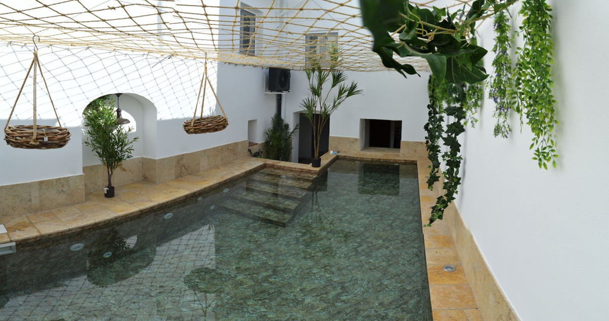 4 Bed Townhouse for sale in Estepona Costa Del Sol, Málaga, Spain