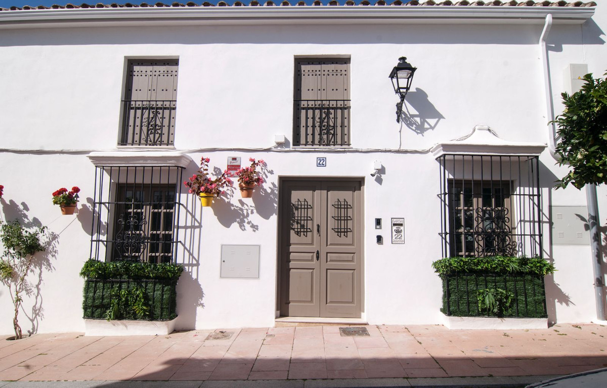 4 Bed Townhouse for sale in Estepona Costa Del Sol, Málaga, Spain