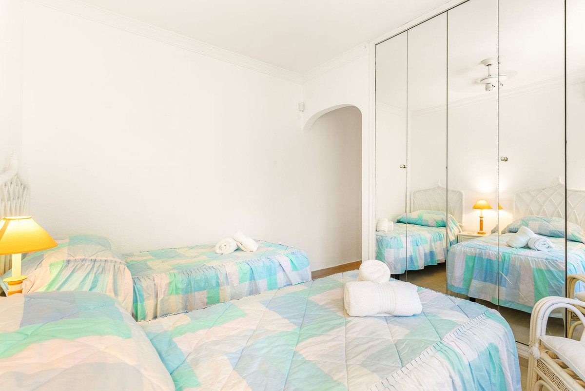 5 Bed Townhouse for sale in Calahonda Costa Del Sol, Málaga, Spain