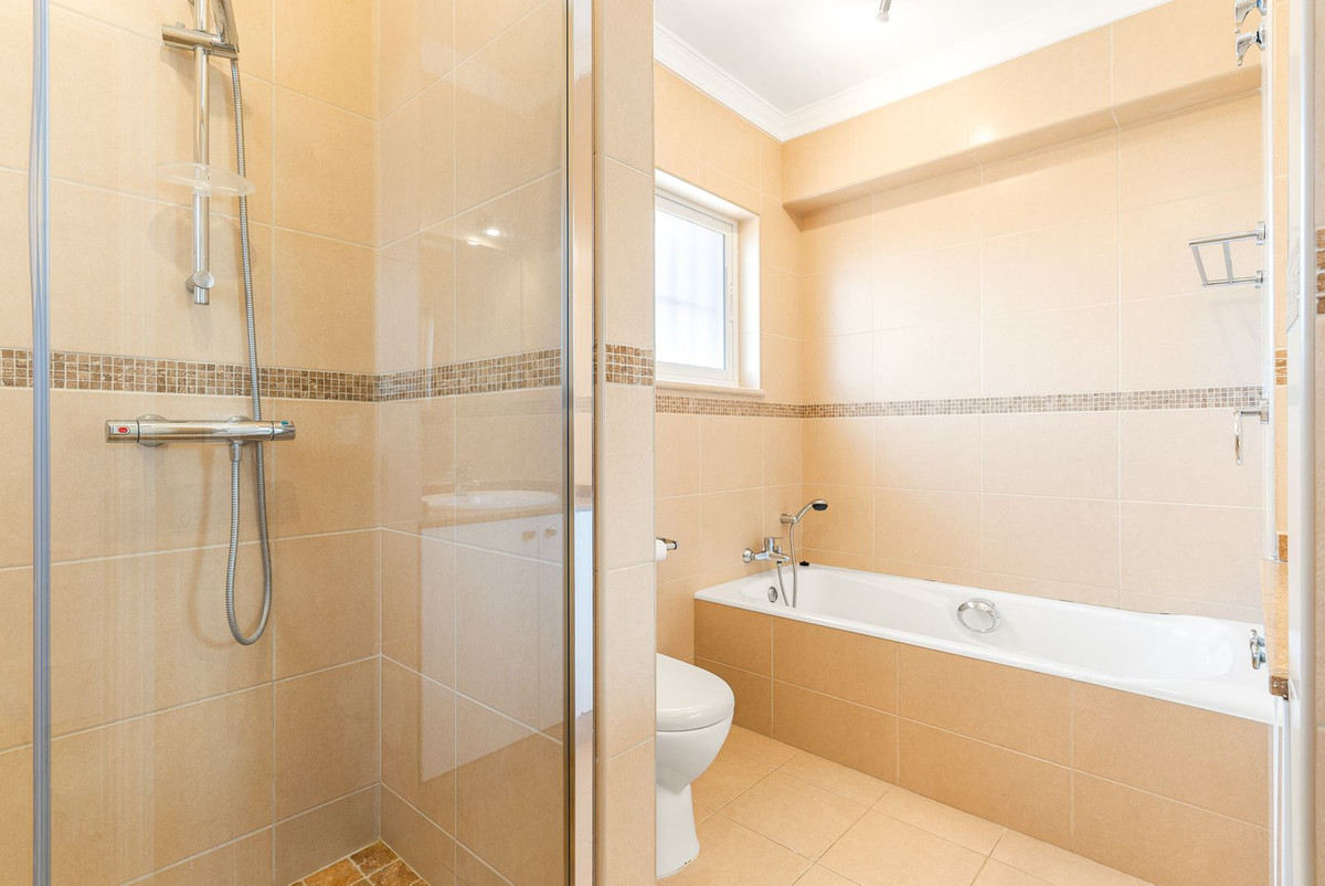 5 Bed Townhouse for sale in Calahonda Costa Del Sol, Málaga, Spain