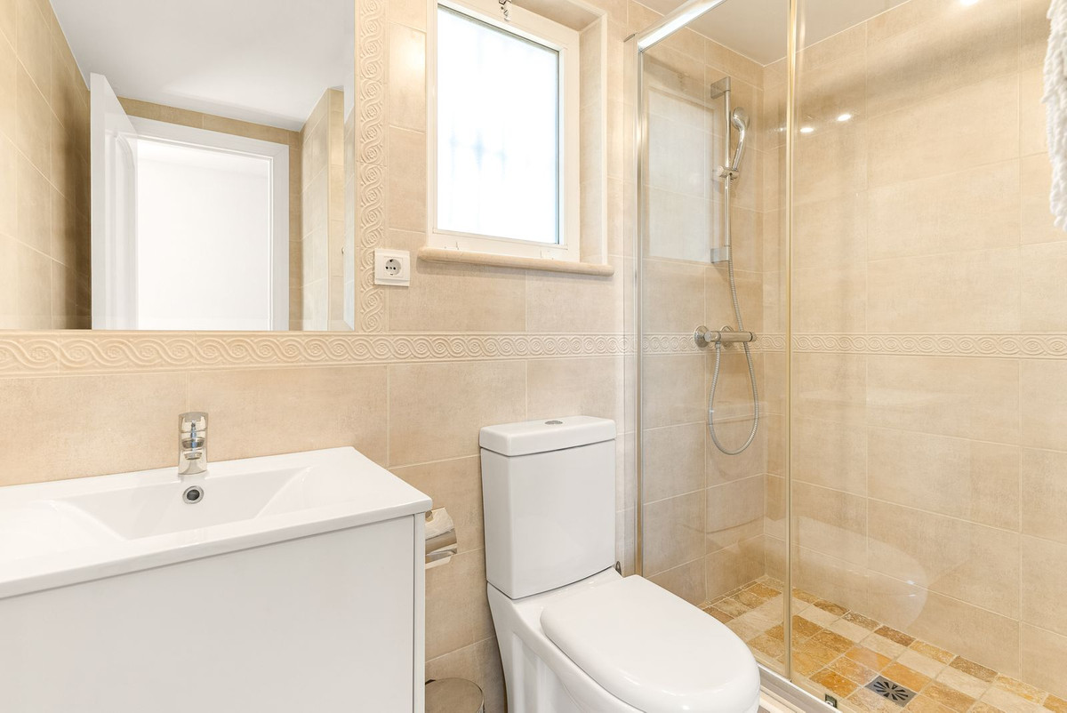 5 Bed Townhouse for sale in Calahonda Costa Del Sol, Málaga, Spain