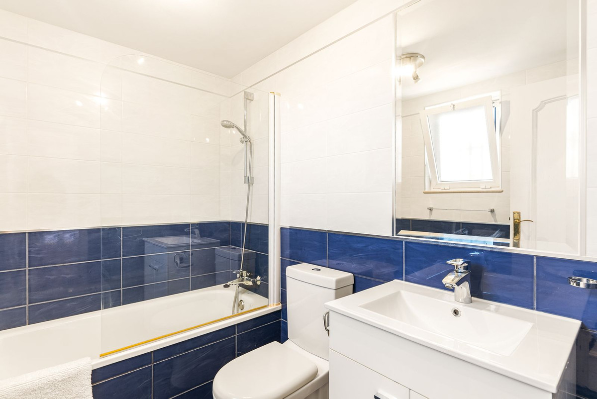 5 Bed Townhouse for sale in Calahonda Costa Del Sol, Málaga, Spain