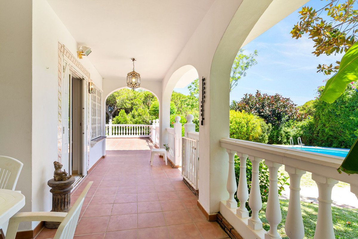 5 Bed Townhouse for sale in Calahonda Costa Del Sol, Málaga, Spain