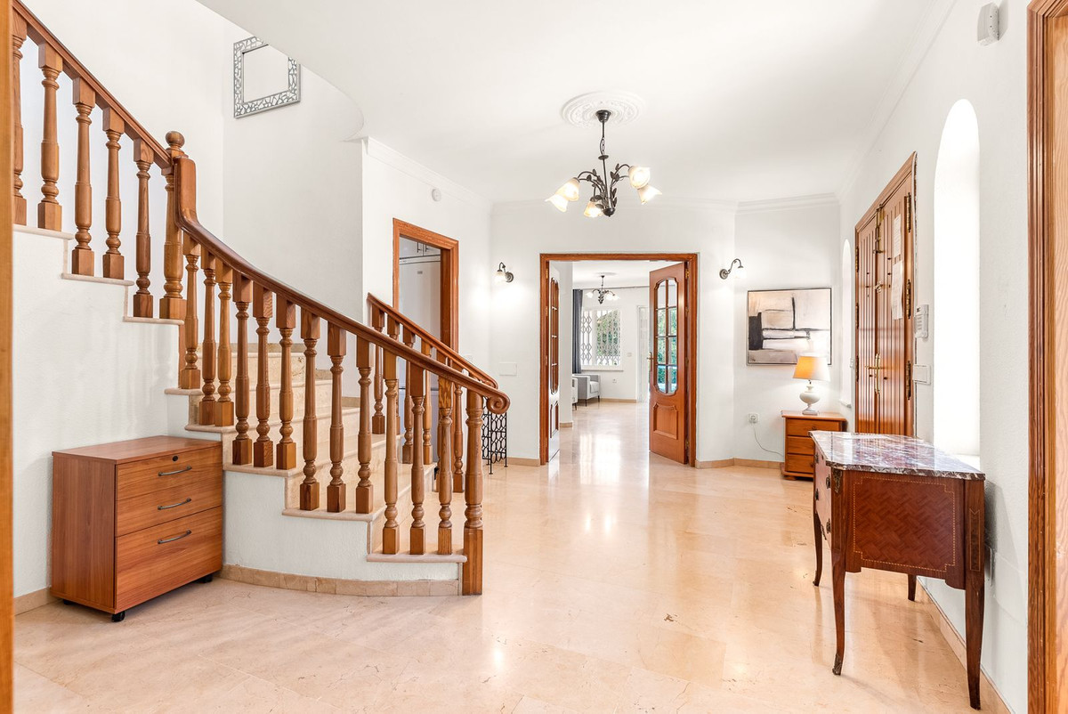 5 Bed Townhouse for sale in Calahonda Costa Del Sol, Málaga, Spain