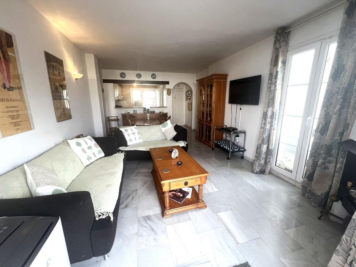 2 Bed Apartment for sale in El Paraiso Costa Del Sol, Málaga, Spain