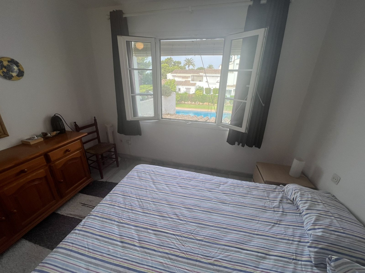 2 Bed Apartment for sale in El Paraiso Costa Del Sol, Málaga, Spain