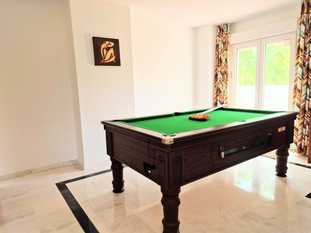 4 Bed Apartment for sale in La Carihuela Costa Del Sol, Málaga, Spain