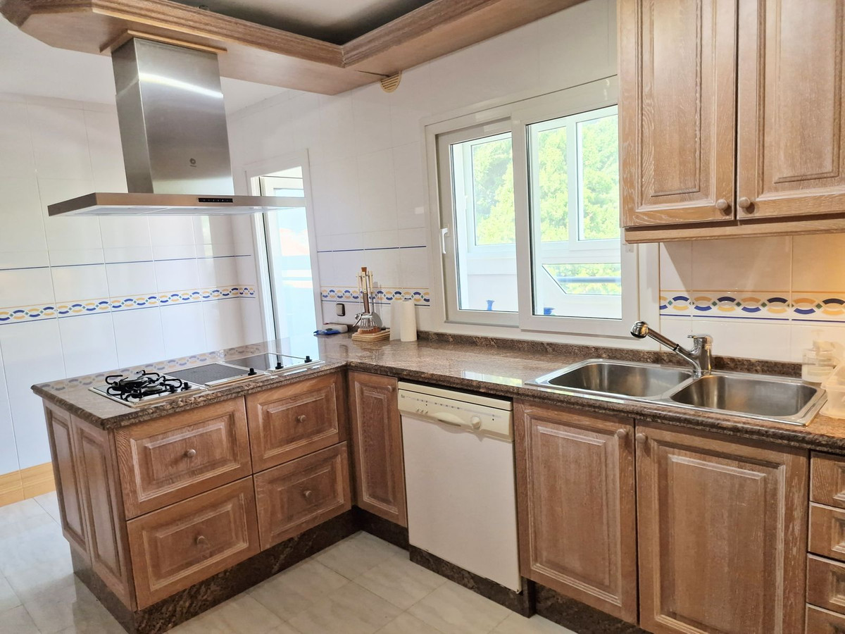 4 Bed Apartment for sale in La Carihuela Costa Del Sol, Málaga, Spain