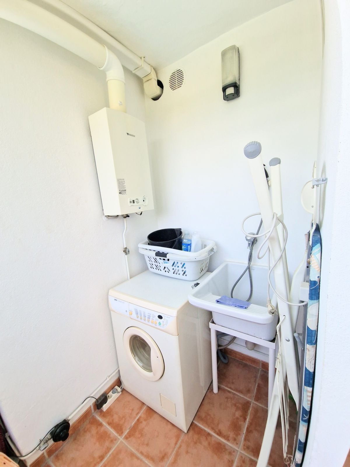 4 Bed Apartment for sale in La Carihuela Costa Del Sol, Málaga, Spain