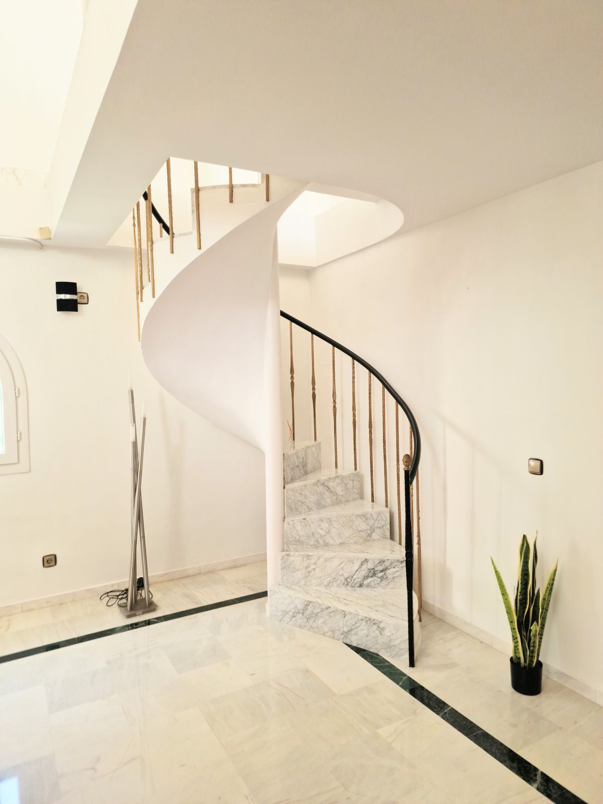 4 Bed Apartment for sale in La Carihuela Costa Del Sol, Málaga, Spain