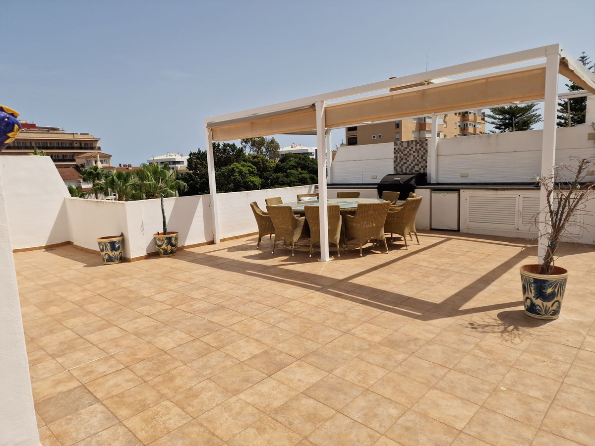4 Bed Apartment for sale in La Carihuela Costa Del Sol, Málaga, Spain