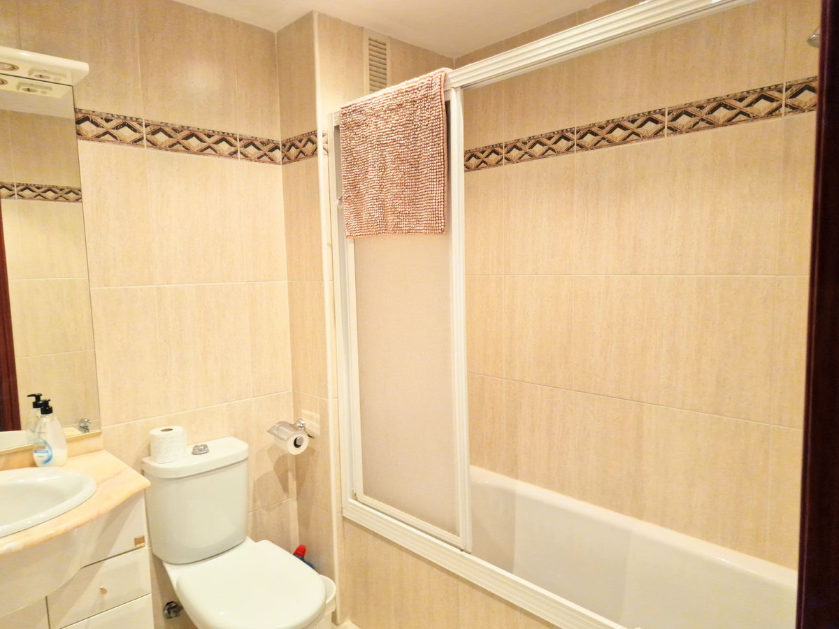 4 Bed Apartment for sale in La Carihuela Costa Del Sol, Málaga, Spain