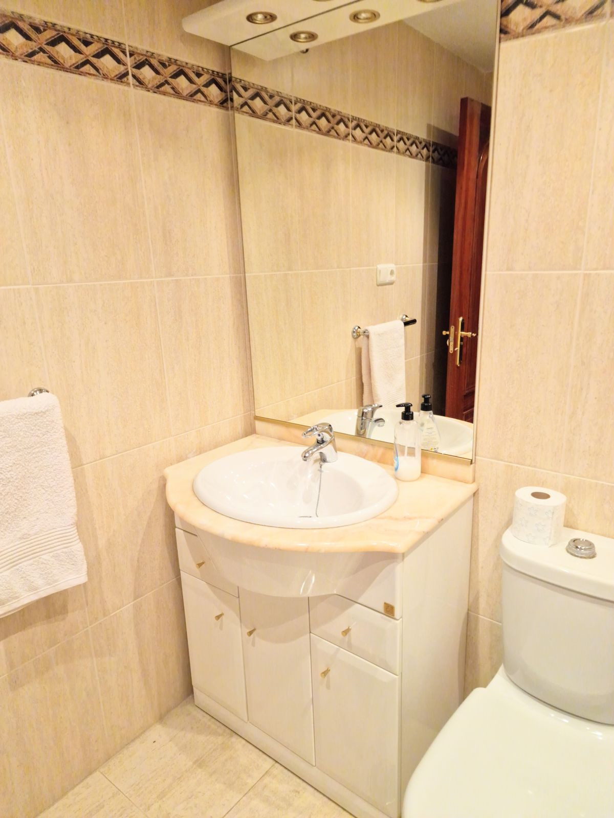 4 Bed Apartment for sale in La Carihuela Costa Del Sol, Málaga, Spain