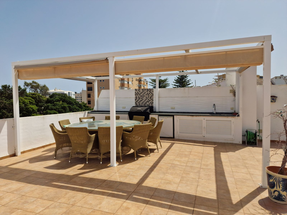 4 Bed Apartment for sale in La Carihuela Costa Del Sol, Málaga, Spain