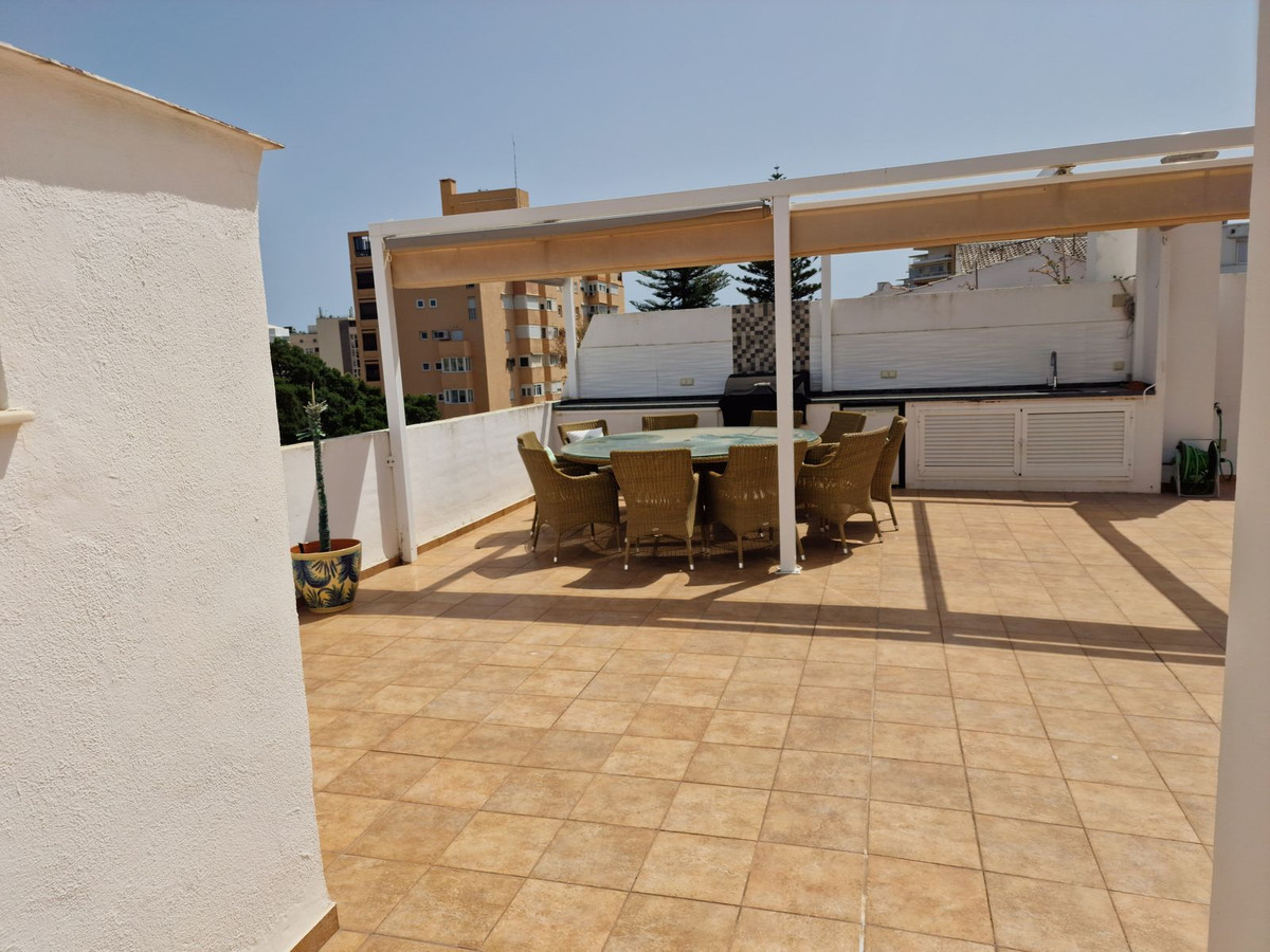 4 Bed Apartment for sale in La Carihuela Costa Del Sol, Málaga, Spain