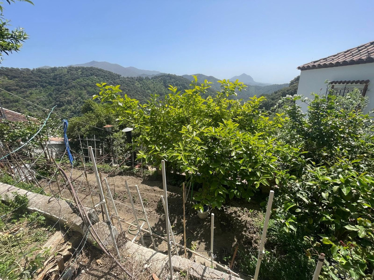 4 Bed Townhouse for sale in Genalguacil Costa Del Sol, Málaga, Spain