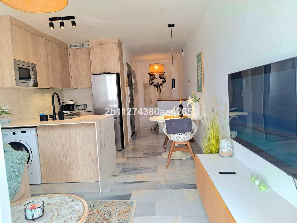 1 Bed Apartment for sale in Estepona Costa Del Sol, Málaga, Spain