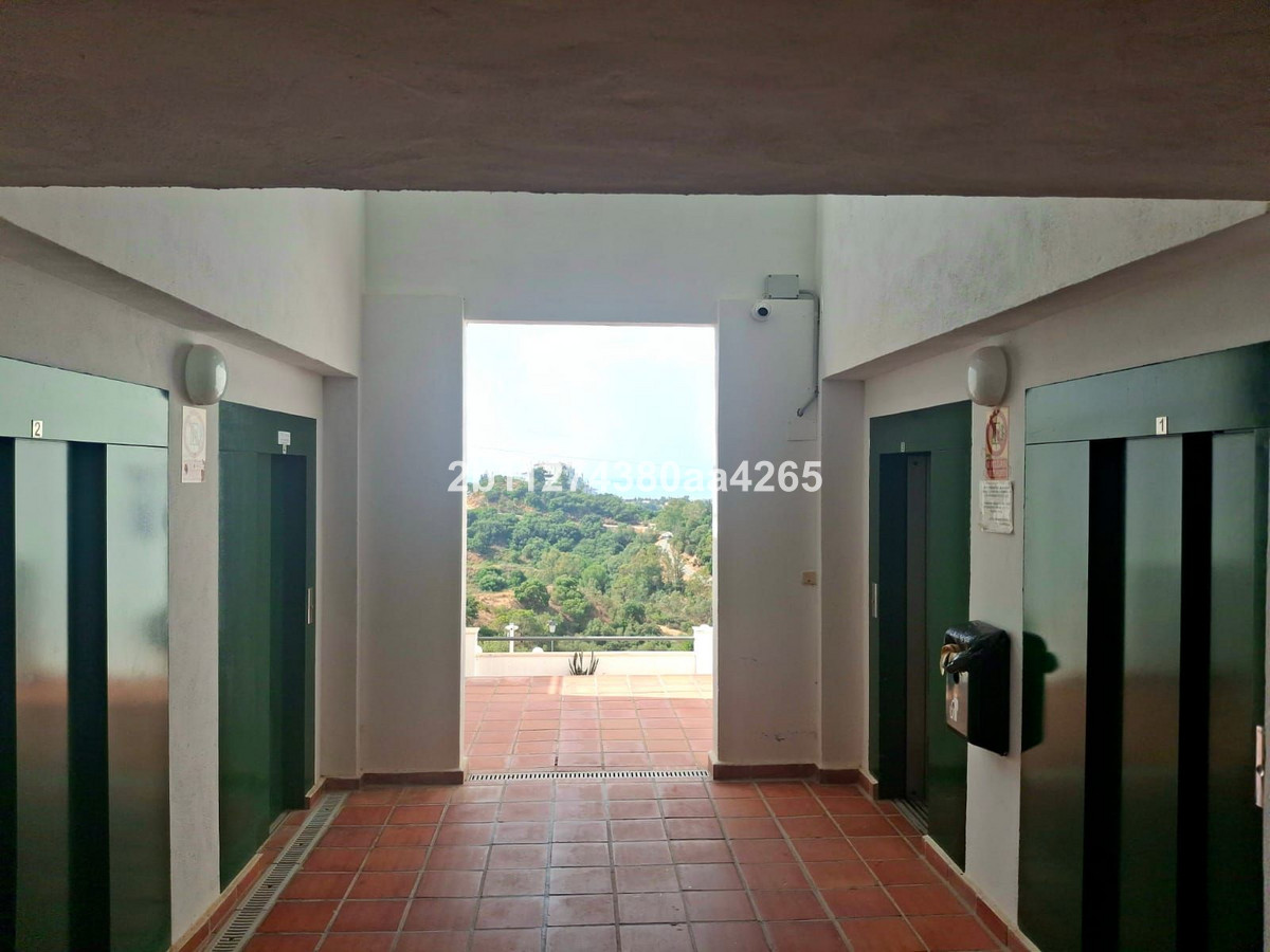 1 Bed Apartment for sale in Estepona Costa Del Sol, Málaga, Spain