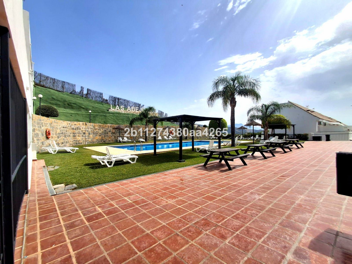 1 Bed Apartment for sale in Estepona Costa Del Sol, Málaga, Spain