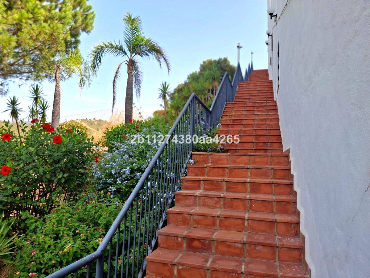 1 Bed Apartment for sale in Estepona Costa Del Sol, Málaga, Spain