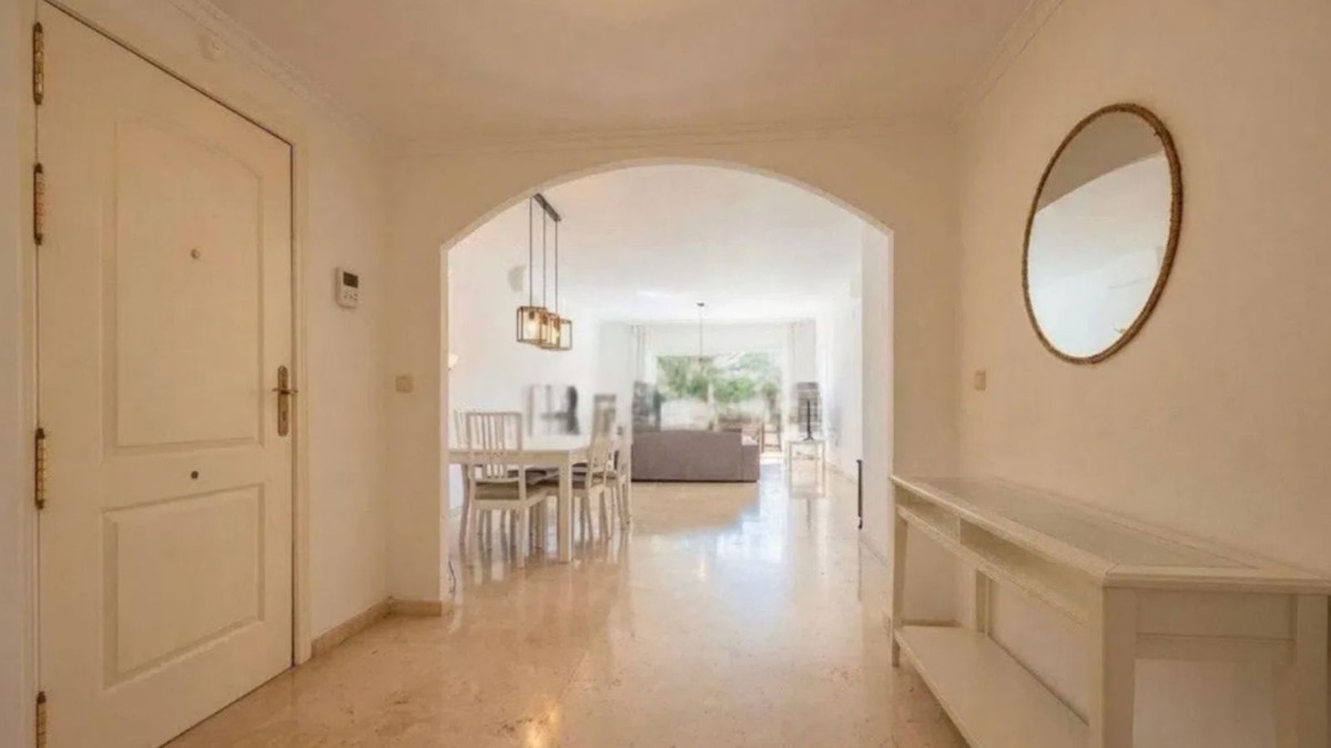 3 Bed Apartment for sale in Marbella Costa Del Sol, Málaga, Spain