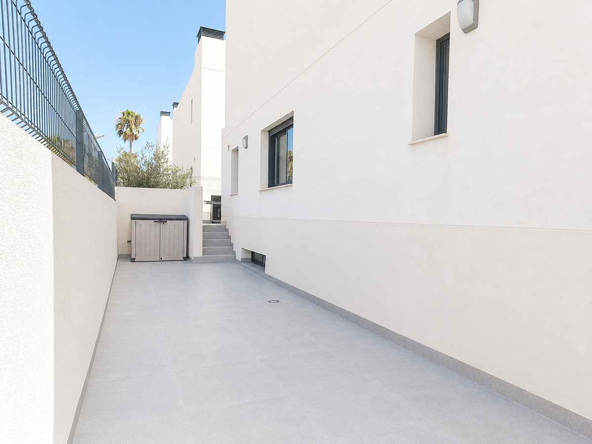 5 Bed Townhouse for sale in La Finca Golf Costa Blanca, Alicante, Spain