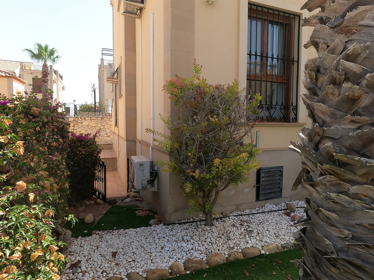 Se vende Apartamento Planta Baja de 2 dormitorios en Costa Blanca, Alicante, España