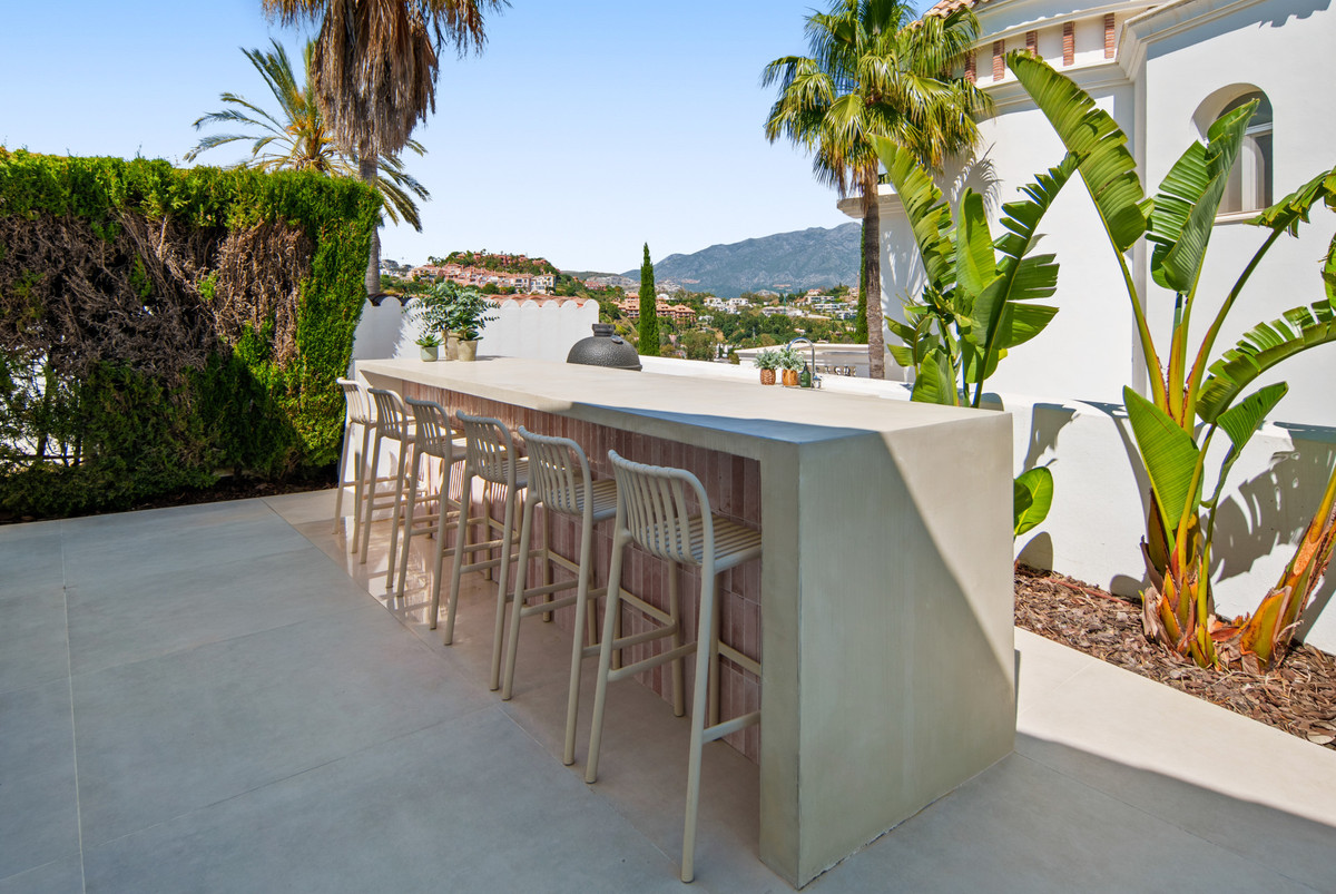 5 Bed Townhouse for sale in Benahavís Costa Del Sol, Málaga, Spain