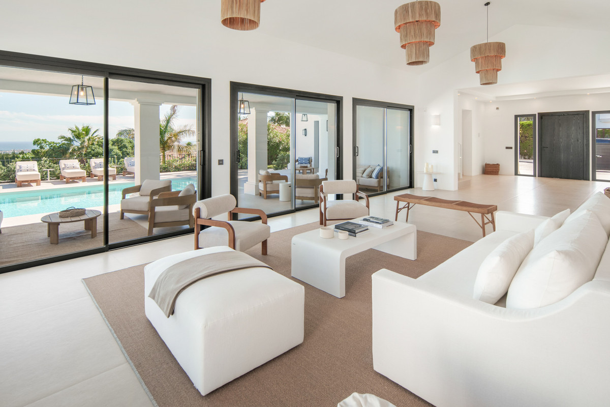 5 Bed Townhouse for sale in Benahavís Costa Del Sol, Málaga, Spain
