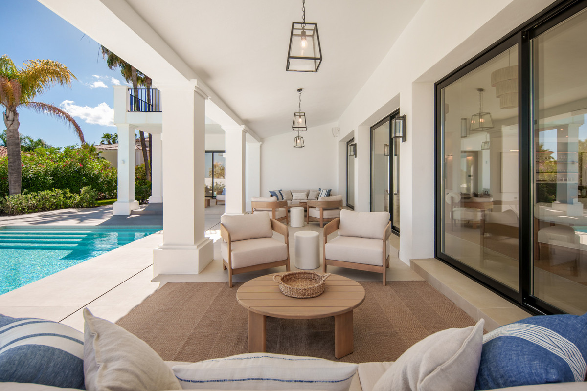 5 Bed Townhouse for sale in Benahavís Costa Del Sol, Málaga, Spain