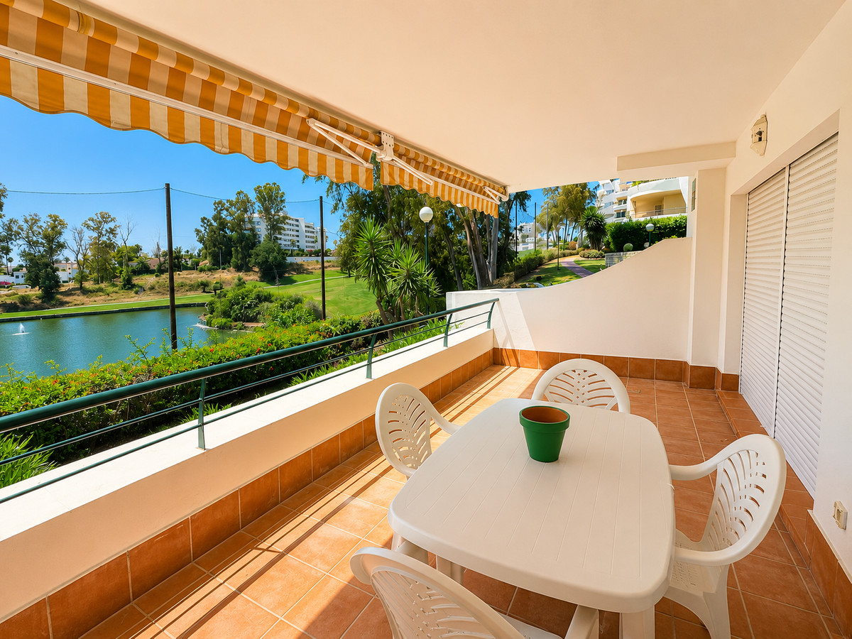 2 Bed Apartment for sale in San Pedro De Alcántara Costa Del Sol, Málaga, Spain