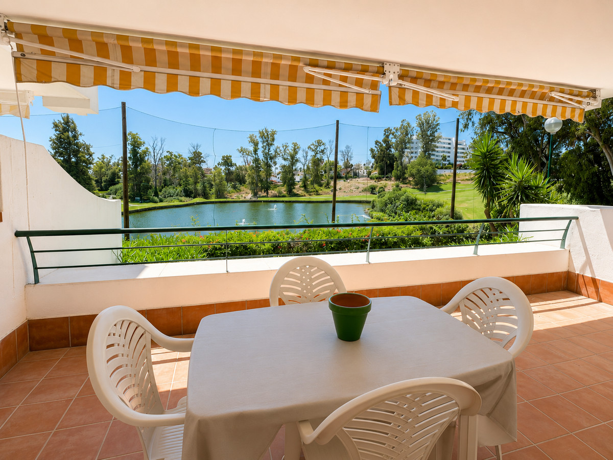 2 Bed Apartment for sale in San Pedro De Alcántara Costa Del Sol, Málaga, Spain